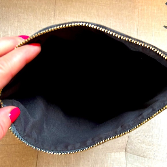 Sole Society Cheetah Print Clutch in Grey, Black & Brown w/Tassel & Gold Zipper - Picture 5 of 6